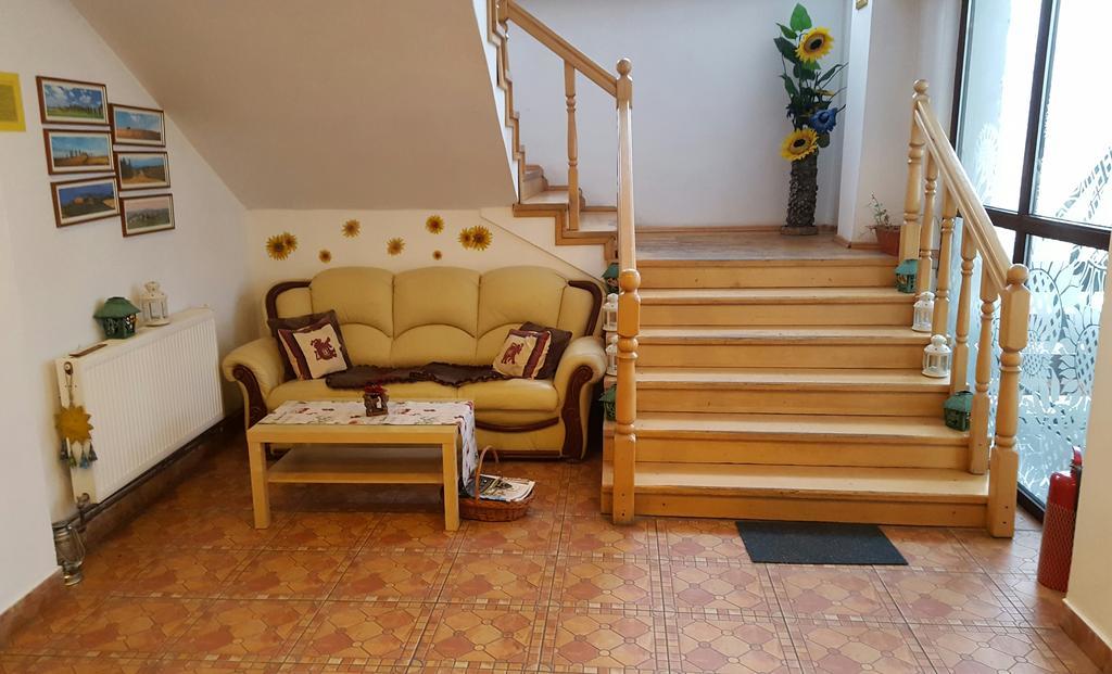 Hotel Floarea Soarelui Cheia  Esterno foto